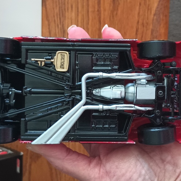 Vintage NASCAR collectibles 124th diecast cars - Picture 3 of 8